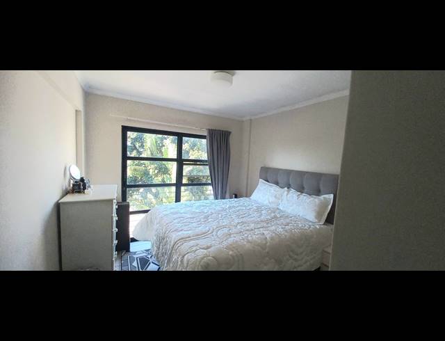 2 BEDROOM FLAT TO LET IN ESSENWOOD